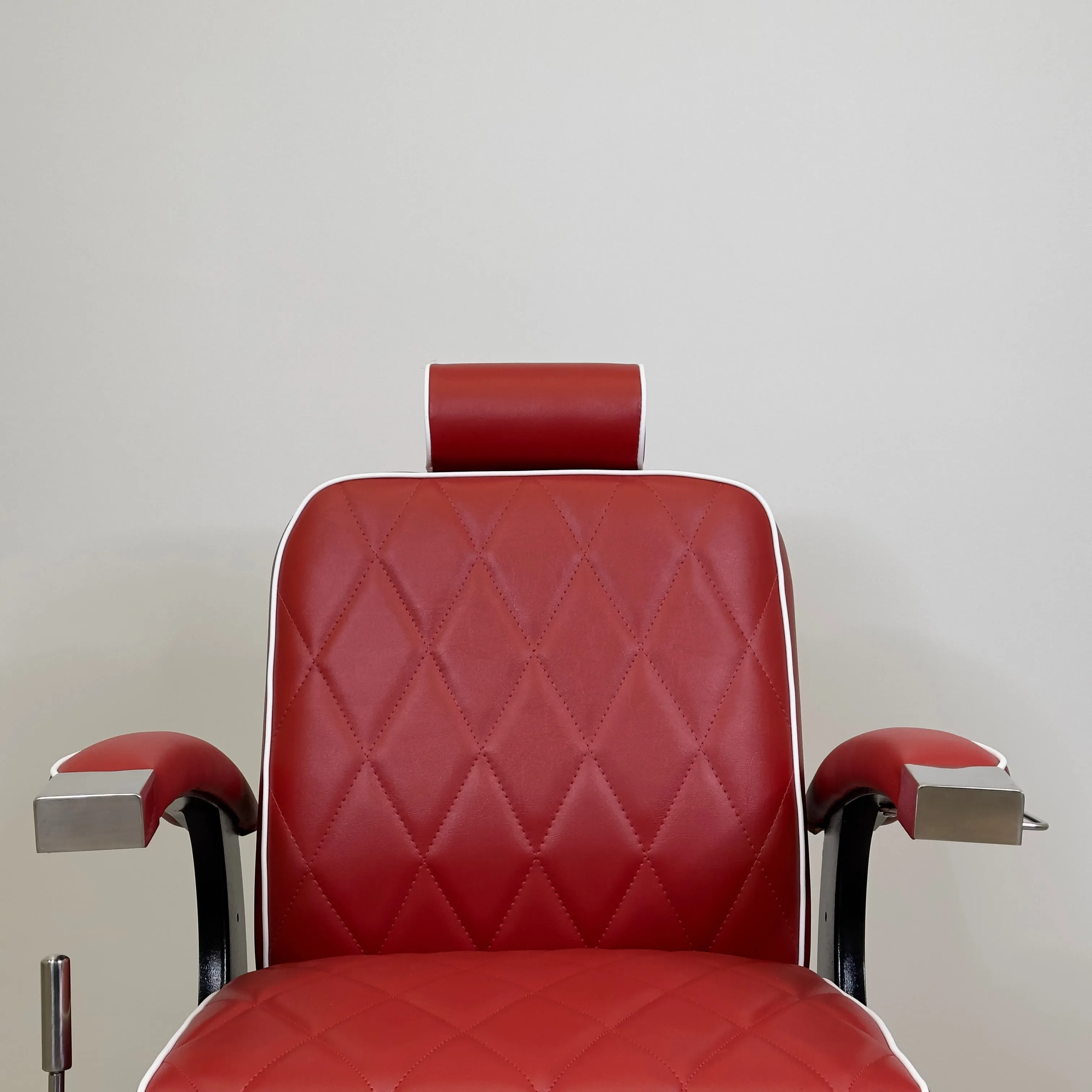 Bursa Barber Chair - Cardinal Red